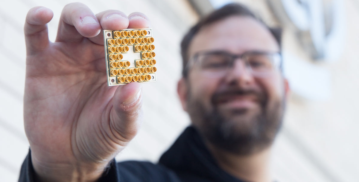 Intel Announces Delivery of 17-Qubit Superconducting Chip